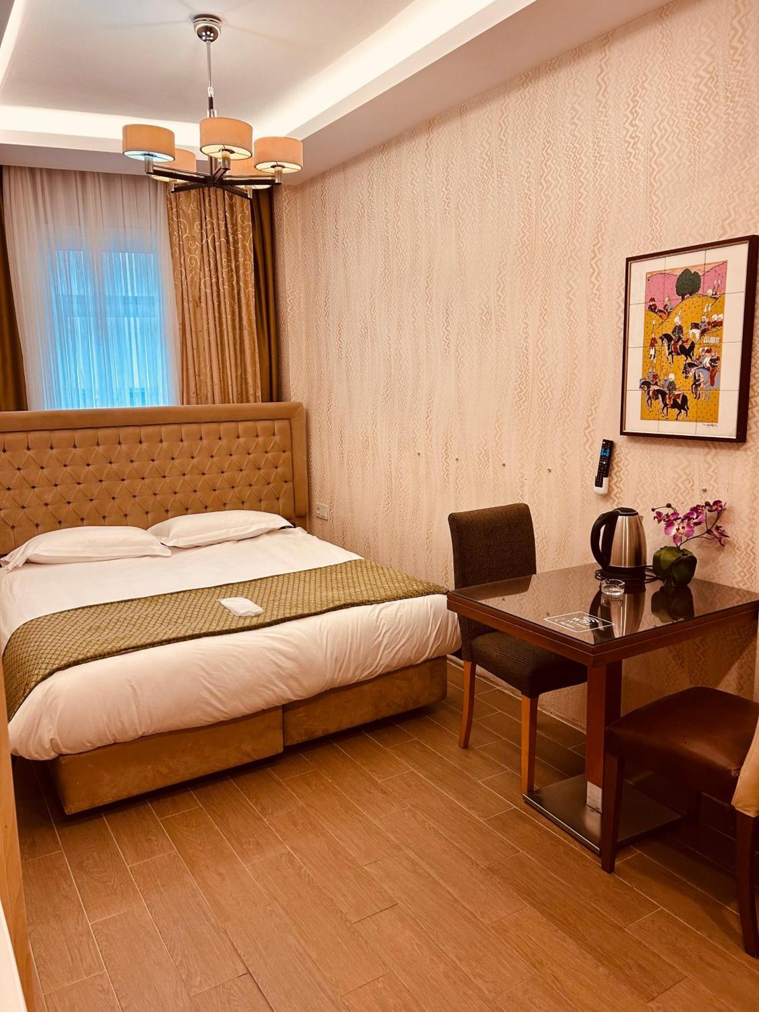 Lily Rooms Istanbul Bagian luar foto